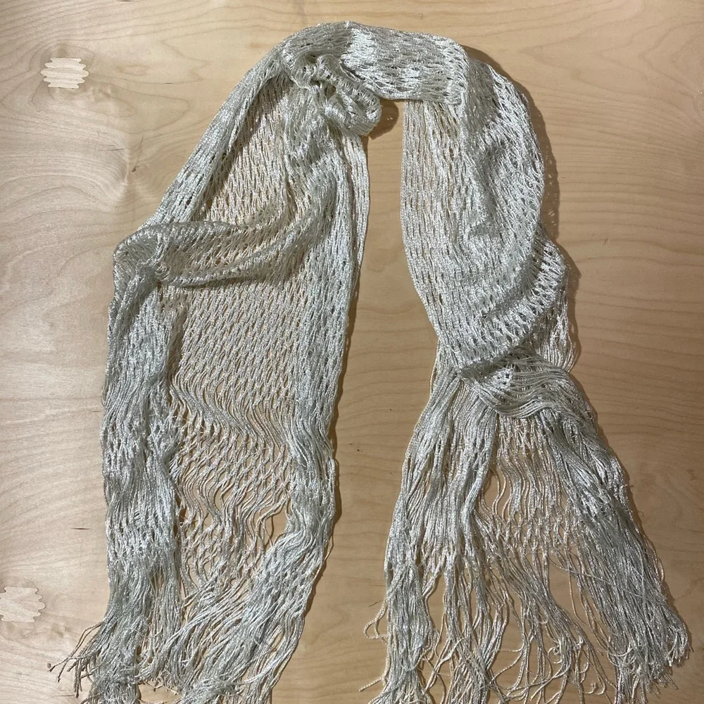 Lacy Silver /White thread Scarf (IO)